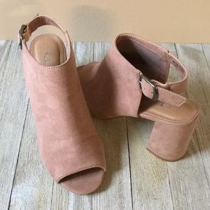 Pastel Pink Heels 7 1/2